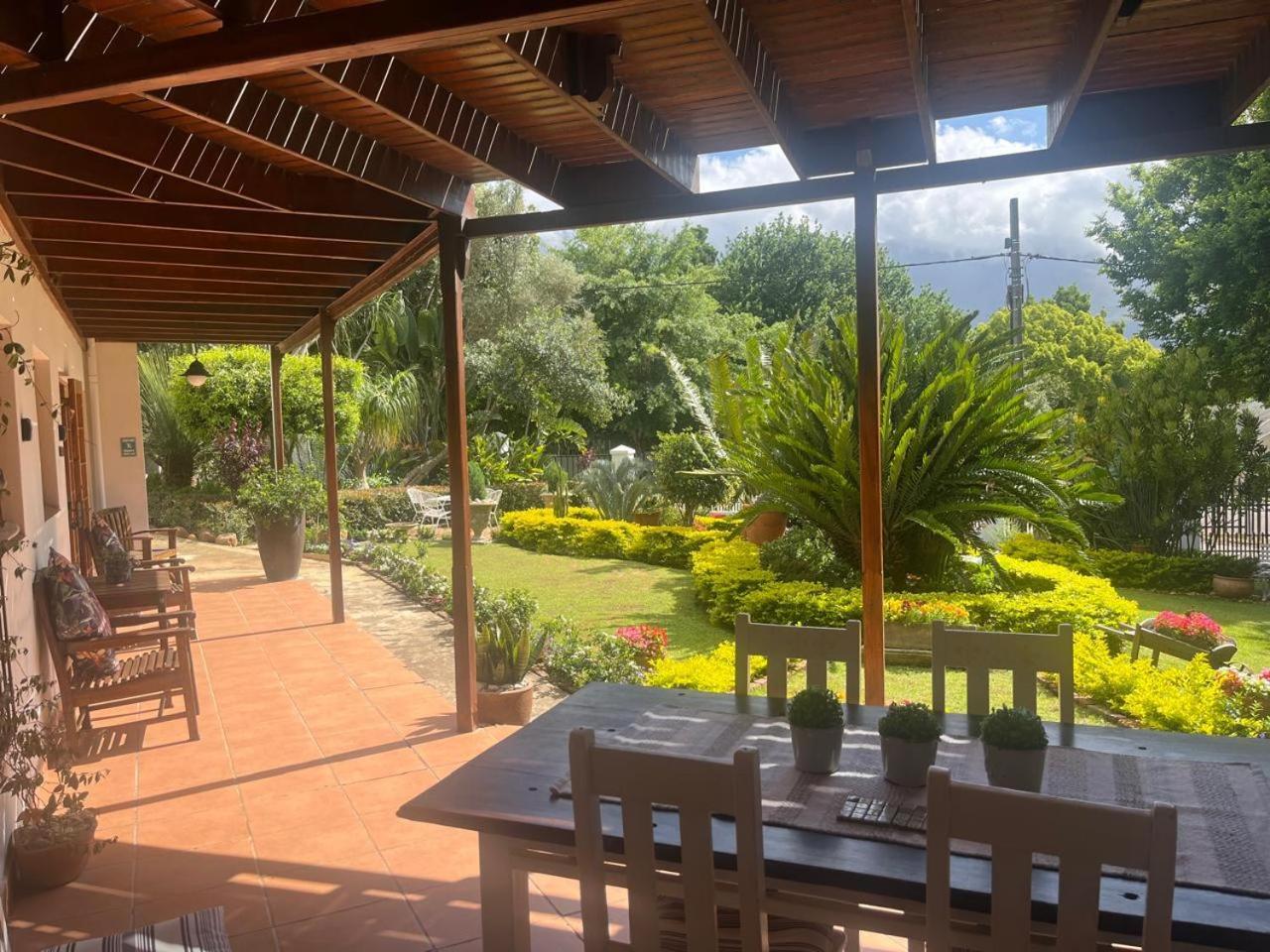Aan de Bergen Hotel Swellendam Buitenkant foto