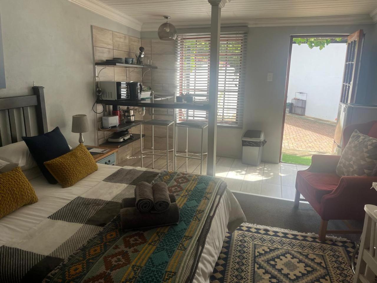 Aan de Bergen Hotel Swellendam Buitenkant foto